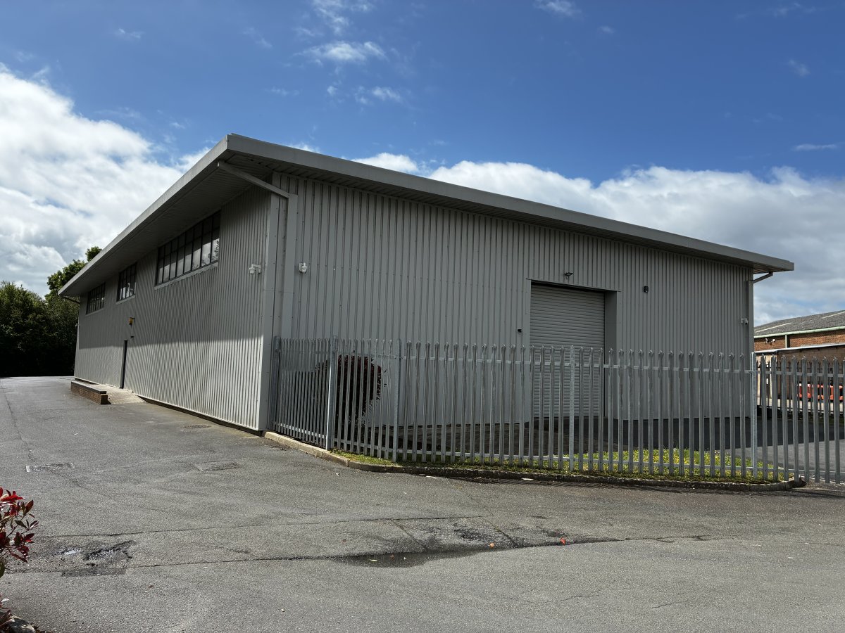 Industrial Unit in Buckingham Road Industrial Estate - photo 4