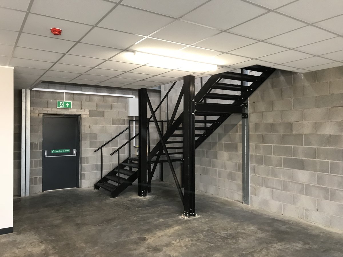 Industrial Unit in Wroxton - photo 3