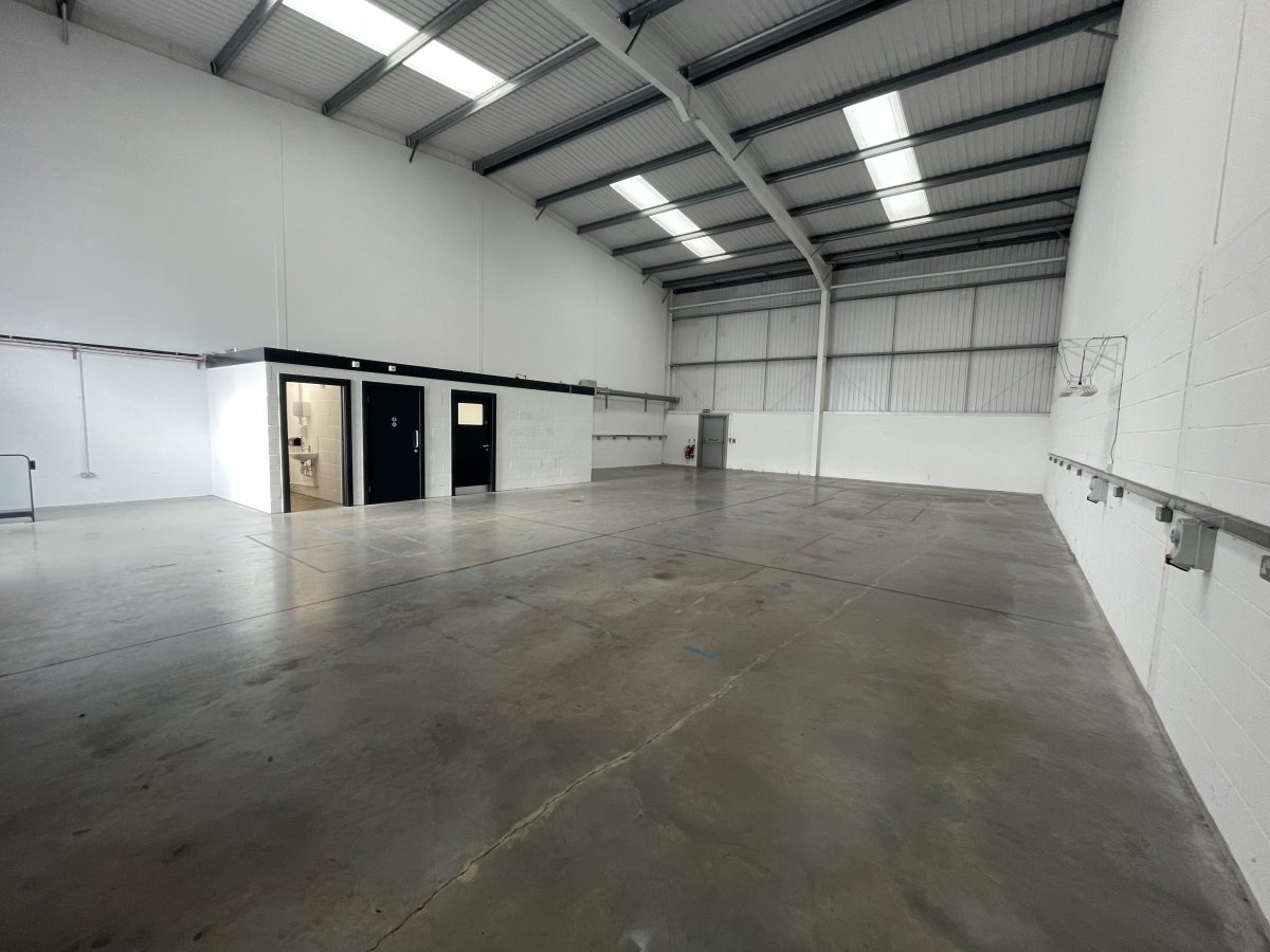 Industrial Unit in New Ollerton - photo 2