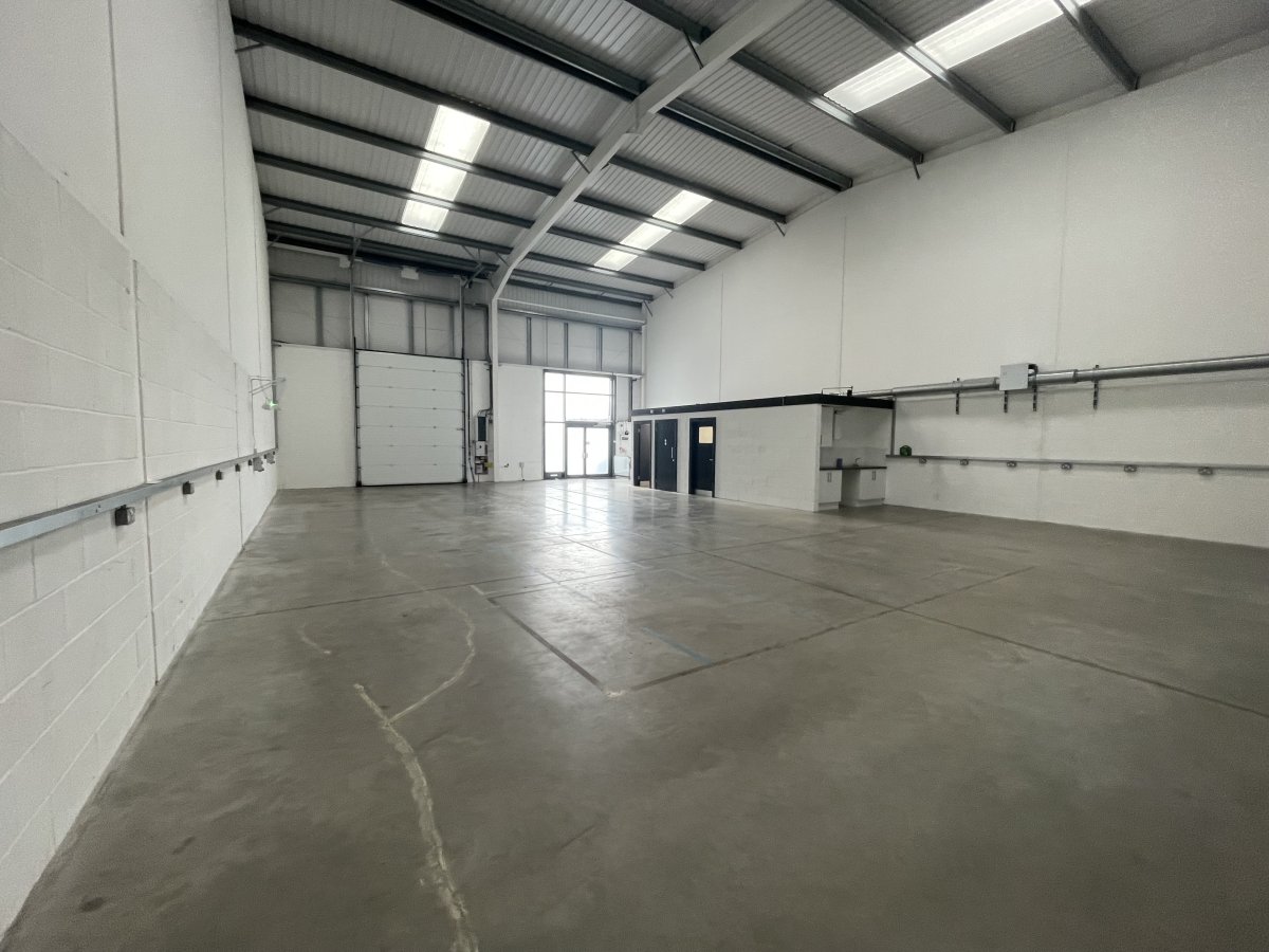 Industrial Unit in New Ollerton - photo 3