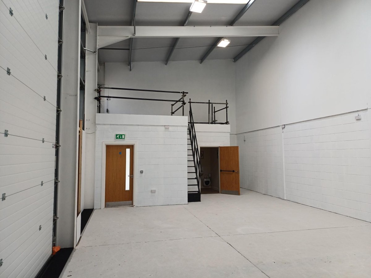 Industrial Unit in Peterborough - photo 2