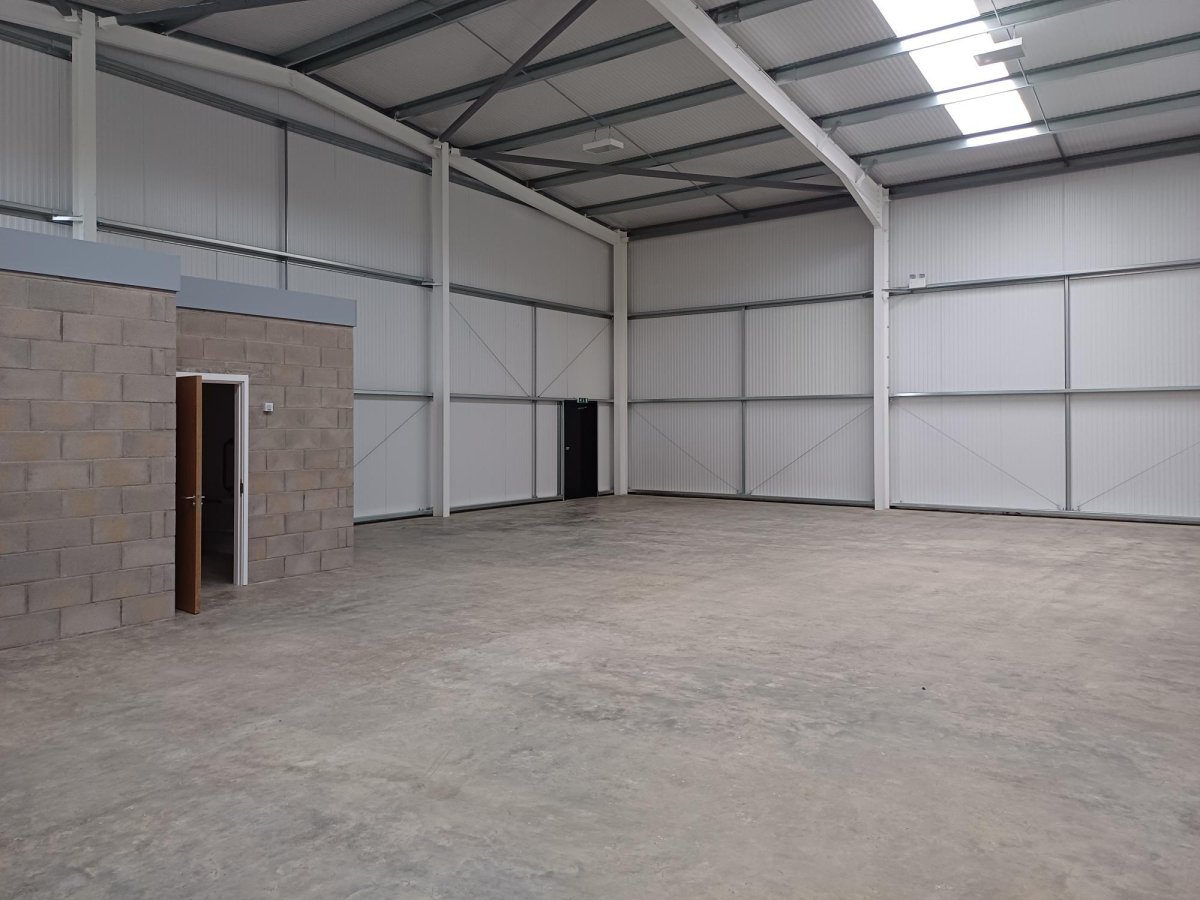 Industrial Unit in Peterborough - photo 2