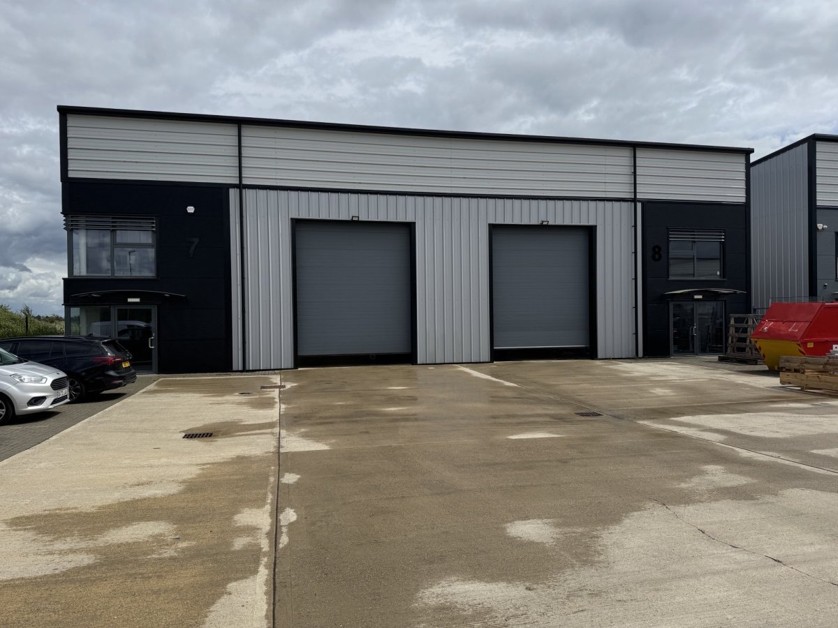 Industrial Unit in Peterborough - photo 2