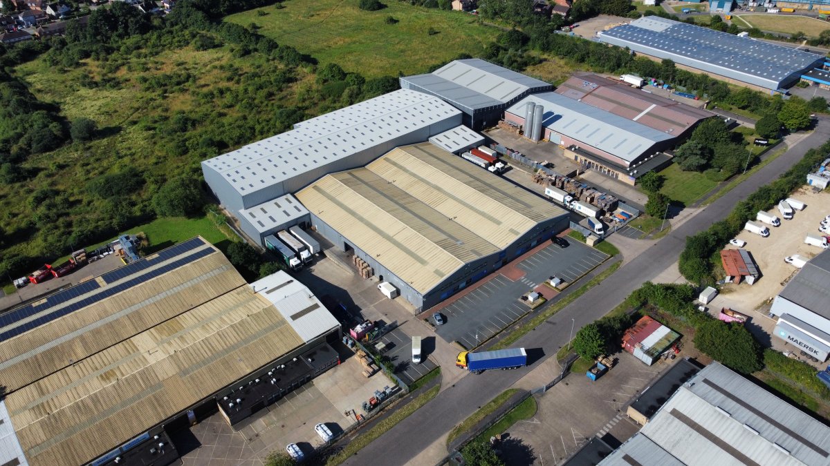 Industrial Unit in Corby - photo 2