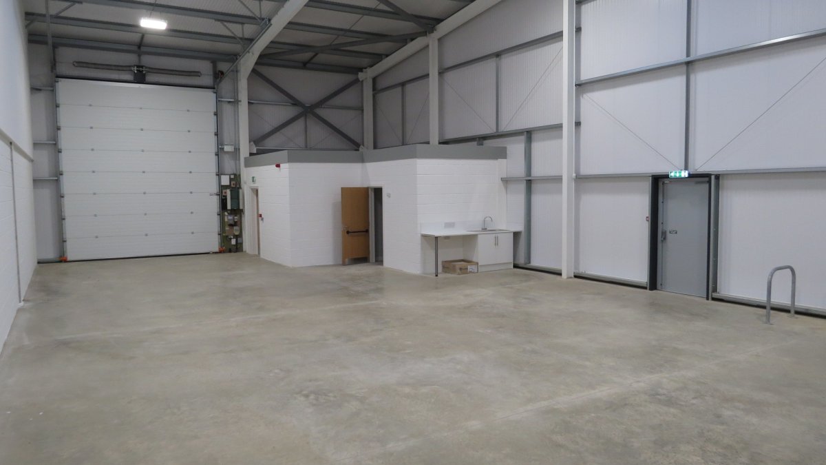 Industrial Unit in Peterborough - photo 3