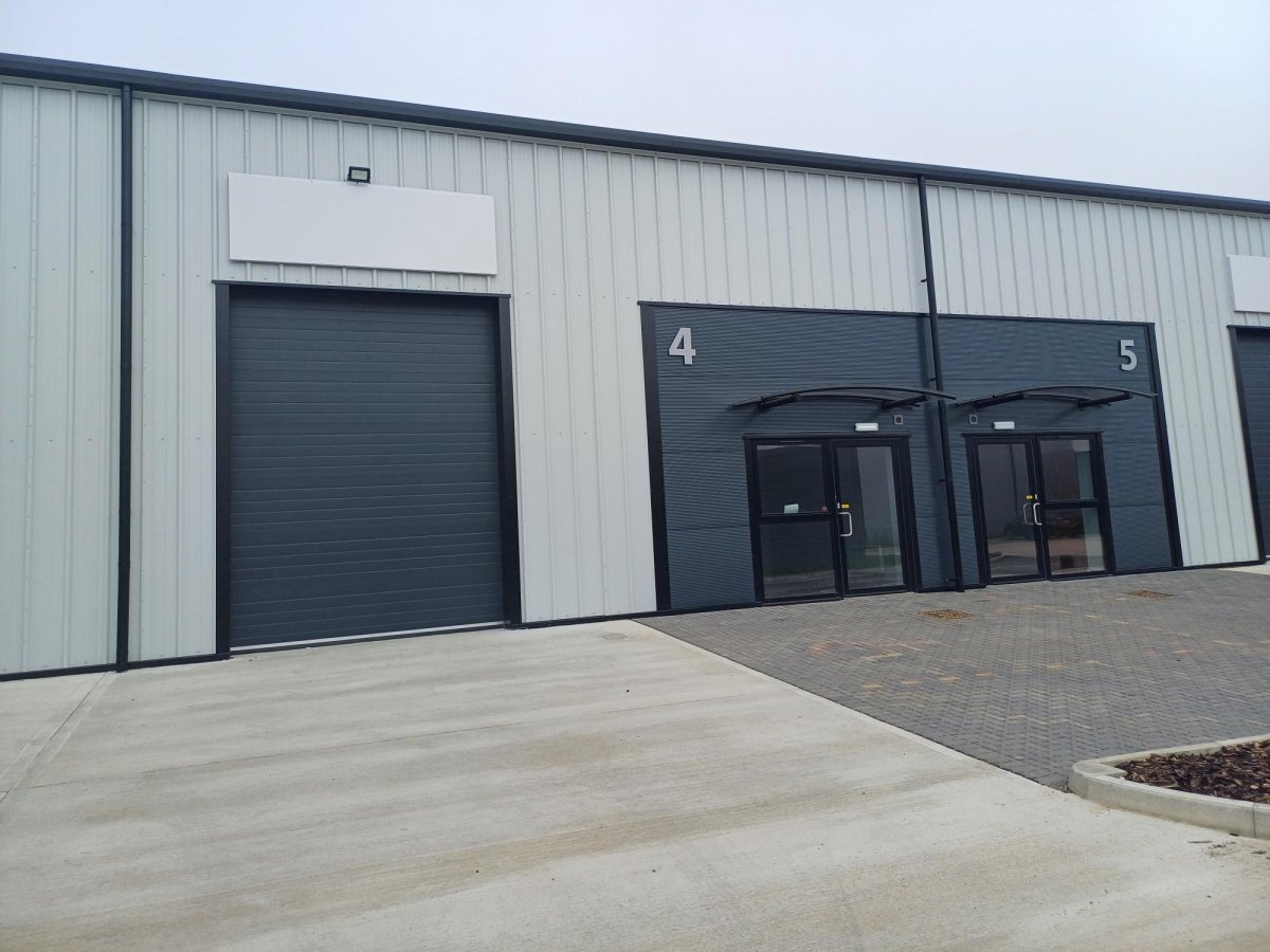Industrial Unit in Peterborough - photo 2