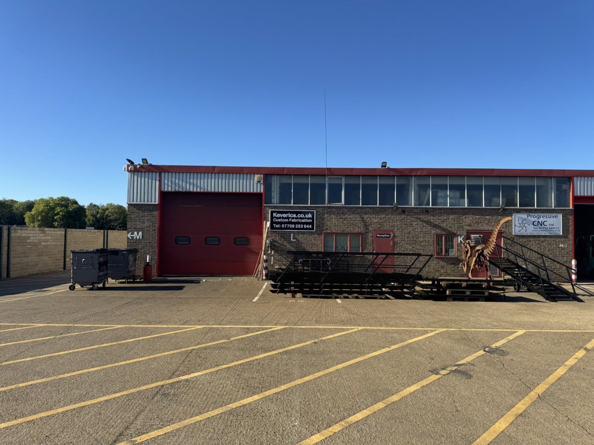 Industrial Unit in Bretton - photo 2