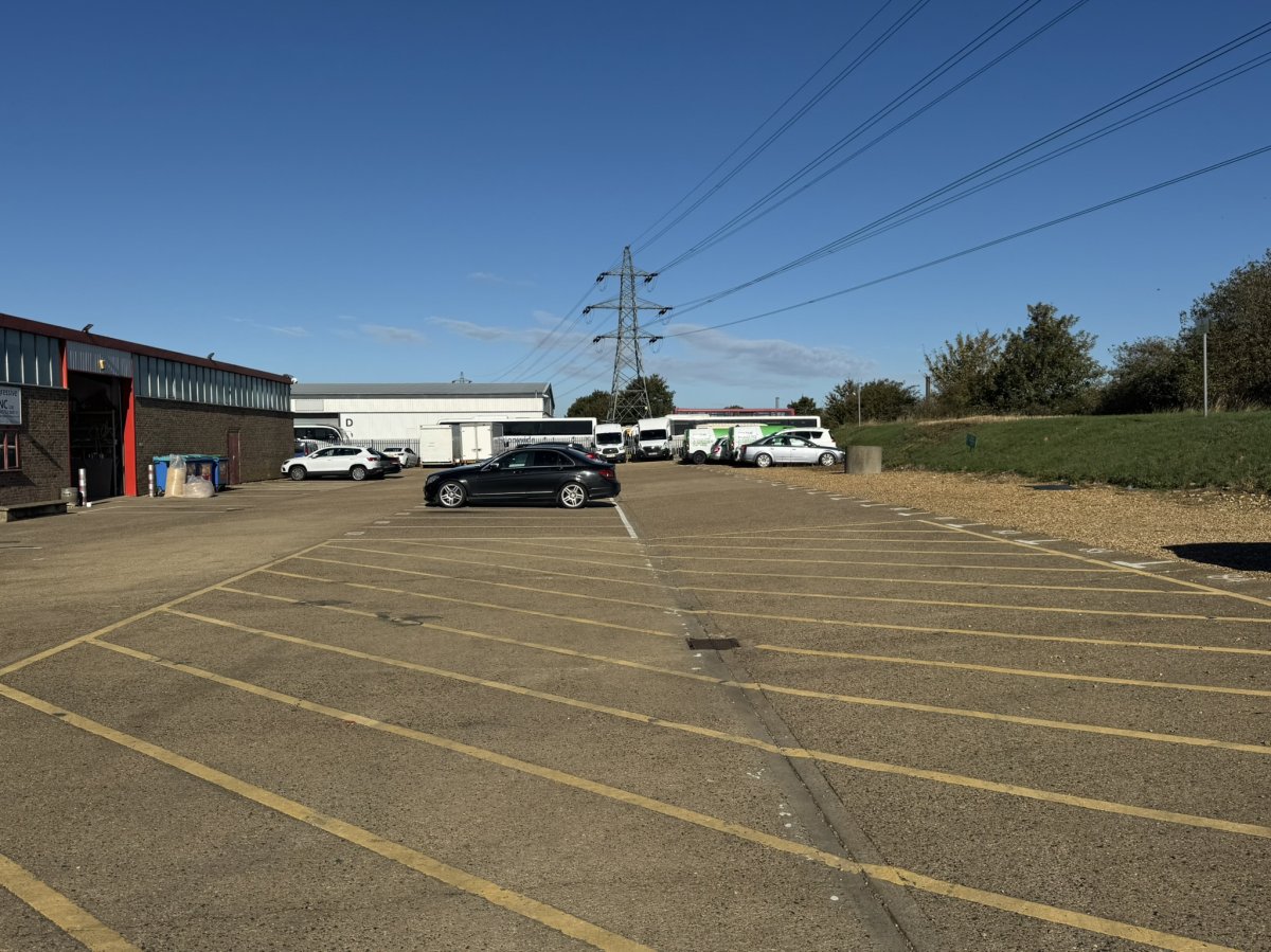 Industrial Unit in Bretton - photo 4