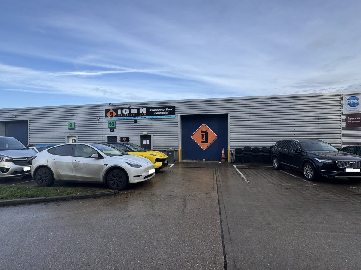 Industrial Unit in Bretton - photo 2