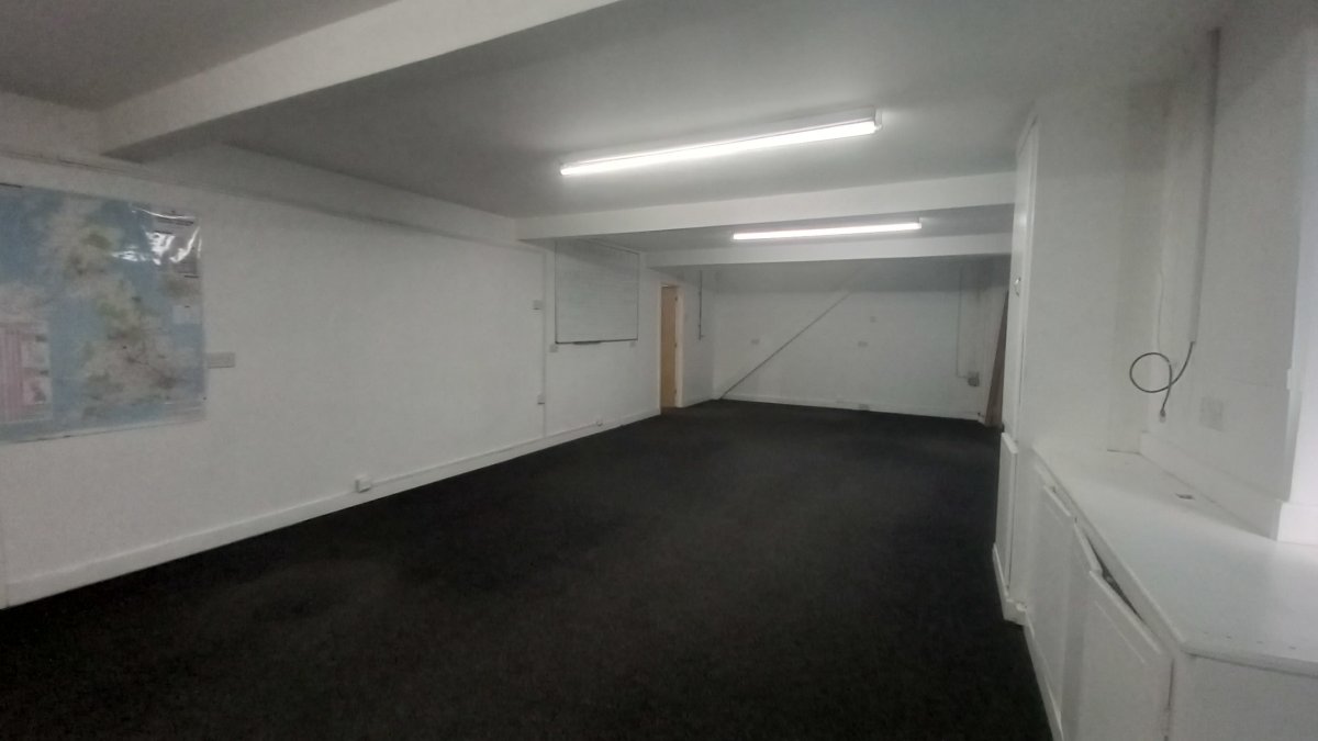 Industrial Unit in Bradford - photo 4