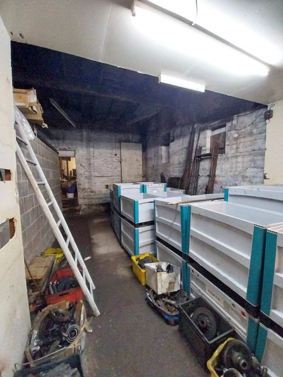 Industrial Unit in Bradford - photo 3
