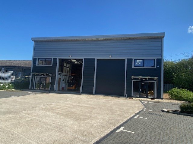 Industrial Unit in Stukeley Meadows Industrial Estate - photo 3