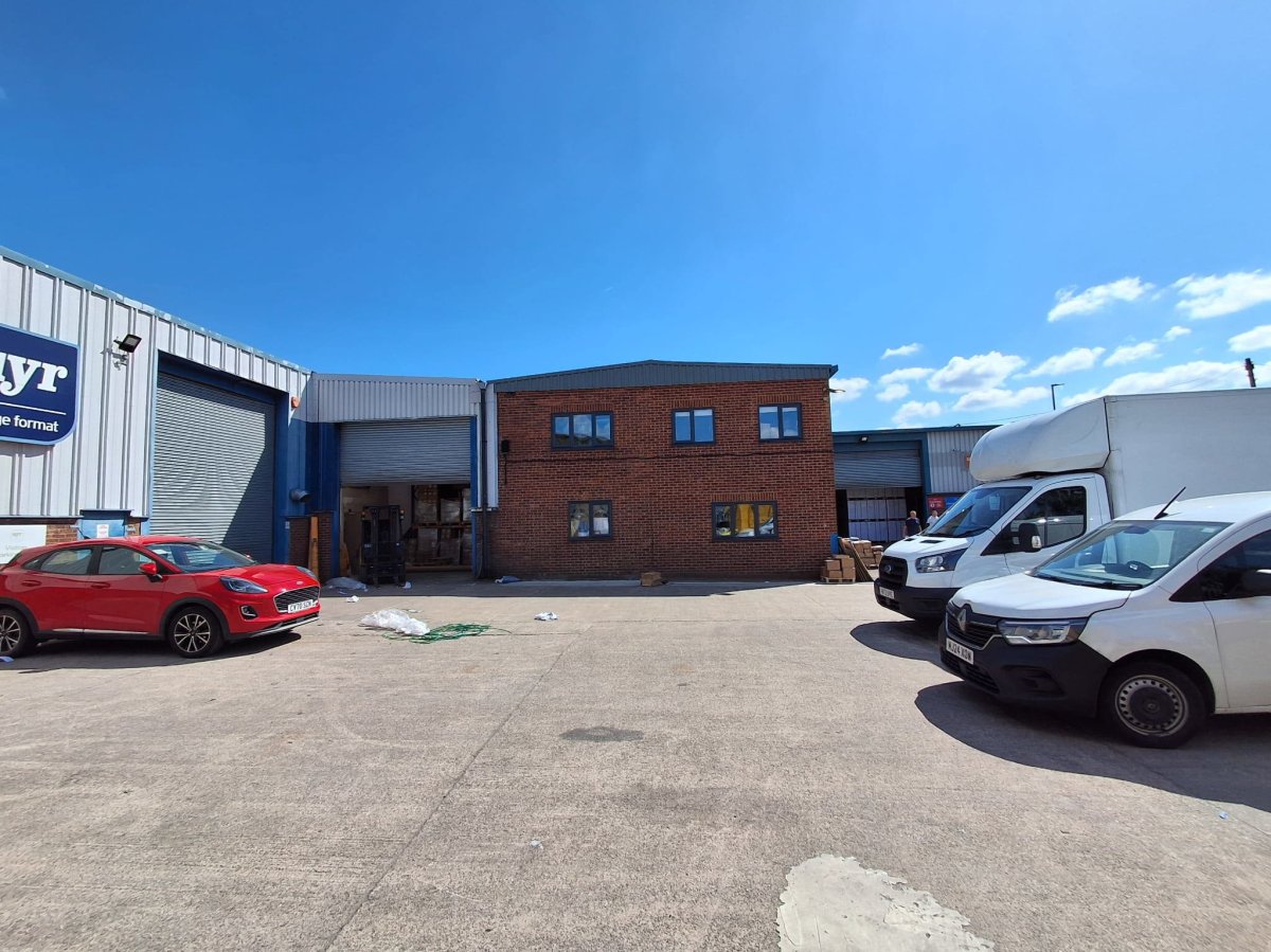 Industrial Unit in South Kirkby - photo 3