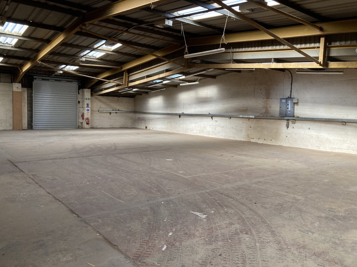 Industrial Unit in Sheffield - photo 4