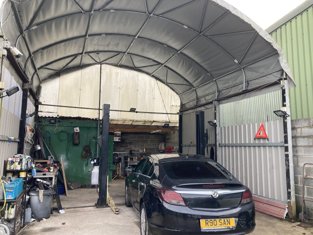 Industrial Unit in Sheffield - photo 2