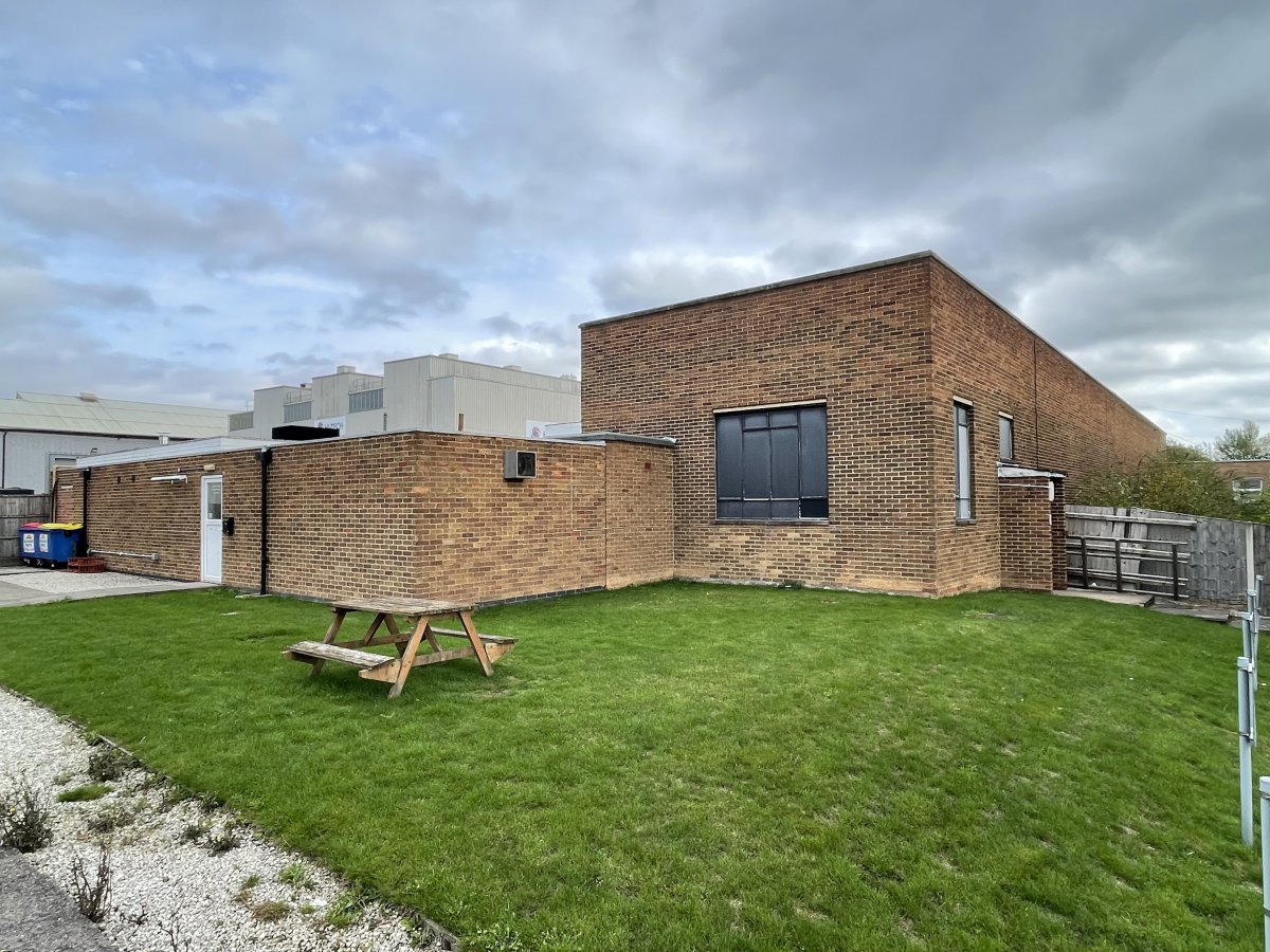 Industrial Unit in Burton On Trent - photo 4