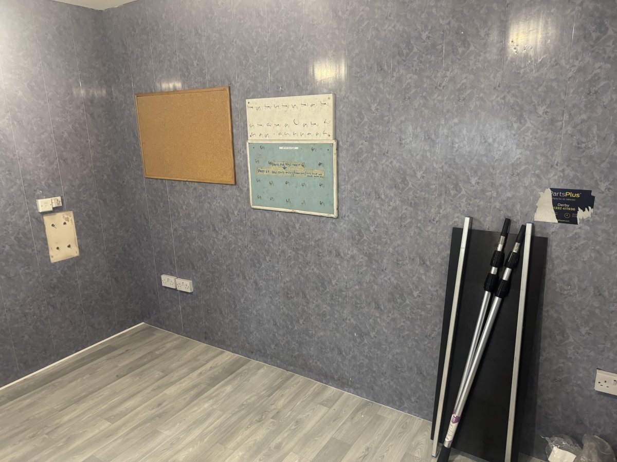 Industrial Unit in Burton On Trent - photo 4