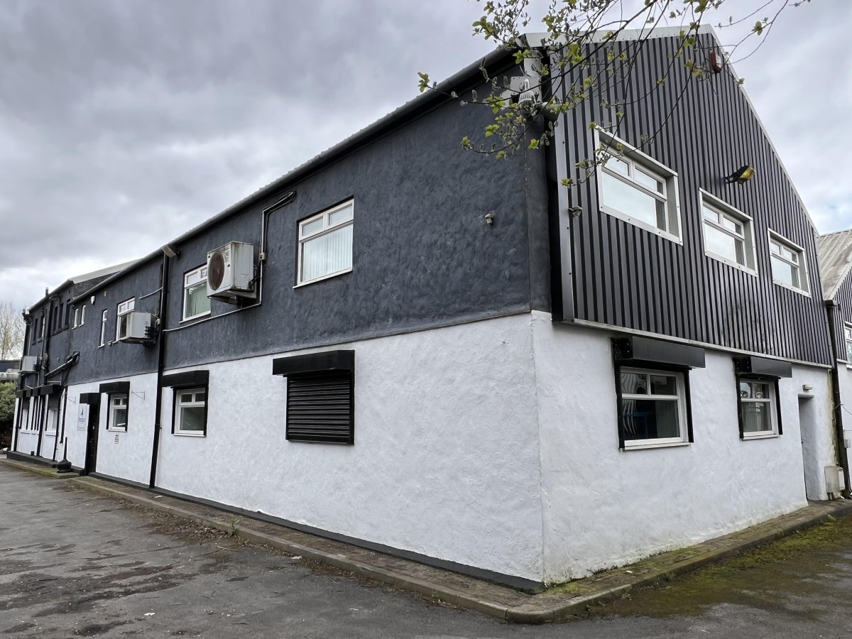 Industrial Unit in Bradford - photo 2