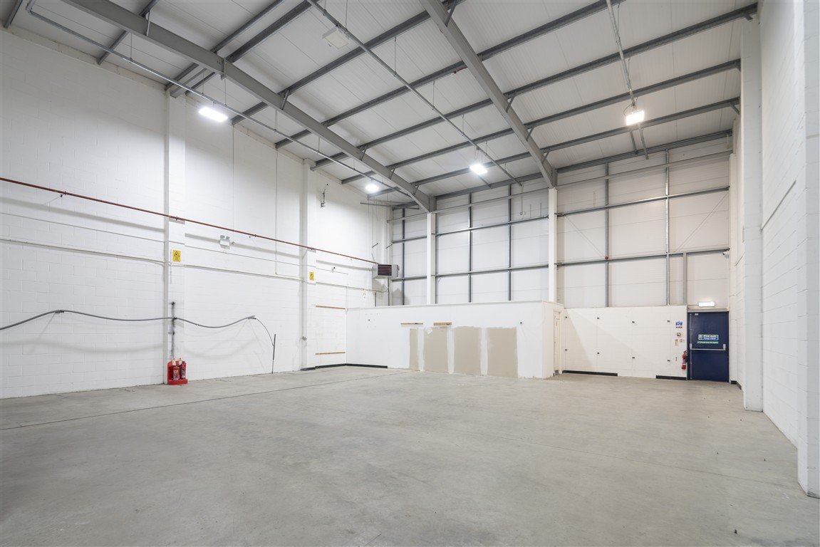 Industrial Unit in Croydon - photo 2