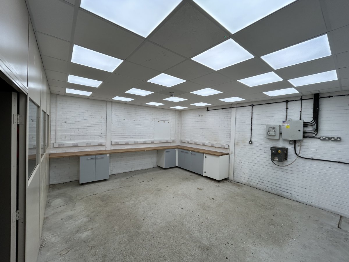 Industrial Unit in Melton Mowbray - photo 2