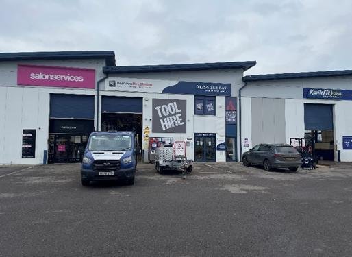 Industrial Unit in Basingstoke - photo 2
