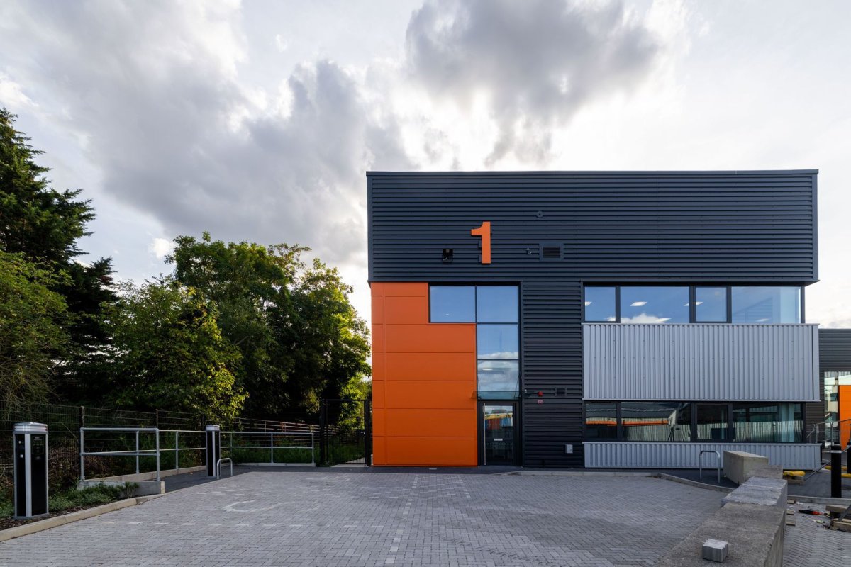 Industrial Unit in Woodford Green - photo 2