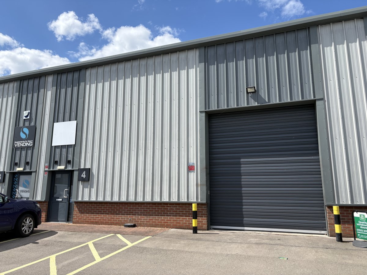 Industrial Unit in Lincoln - photo 2