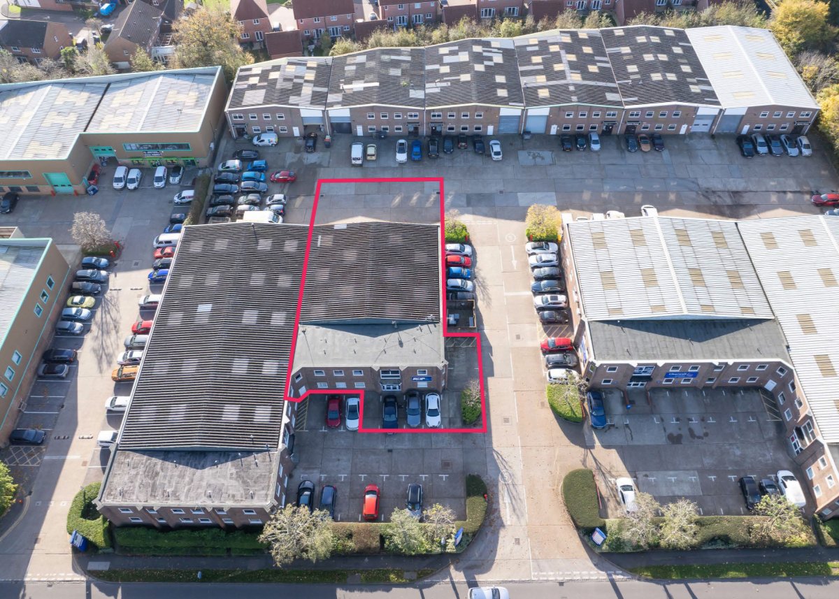 Industrial Unit in Burgess Hill - photo 3