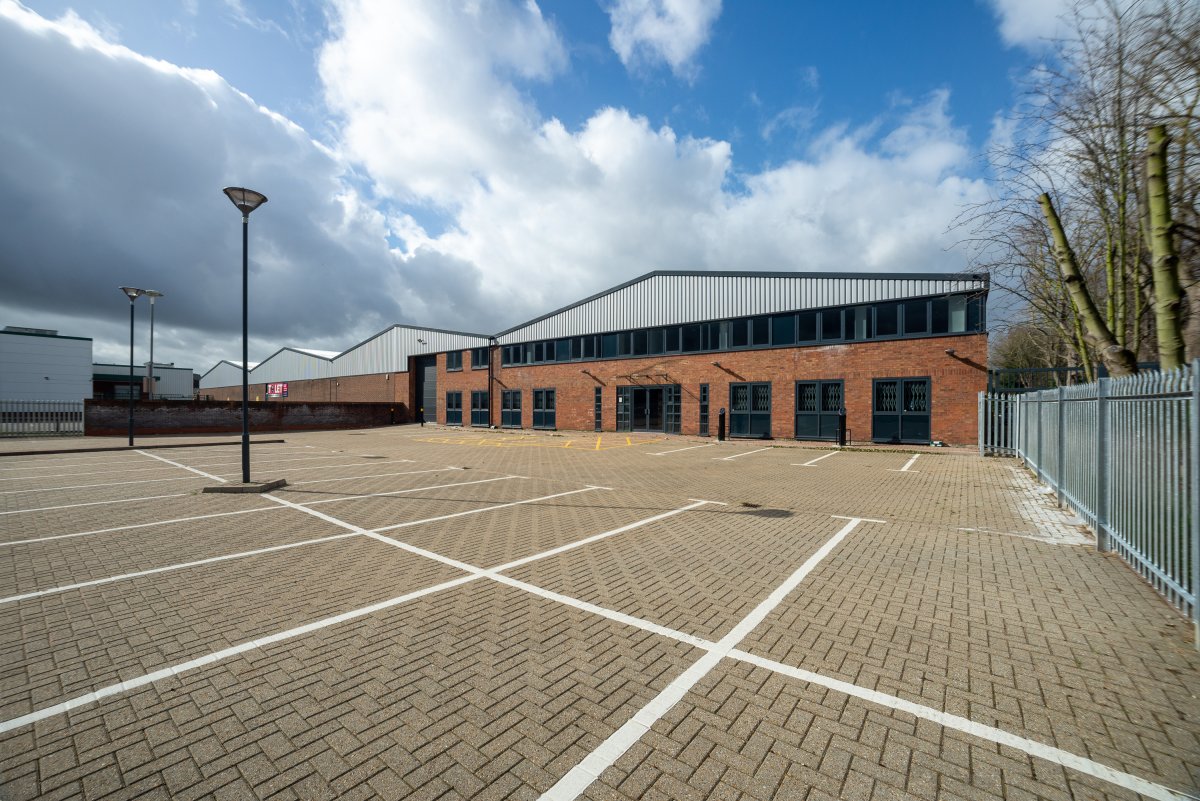 Industrial Unit in Croydon - photo 4