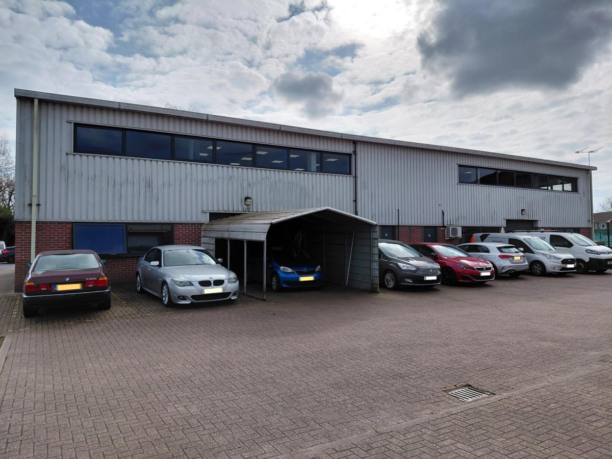 Industrial Unit in Horley - photo 2