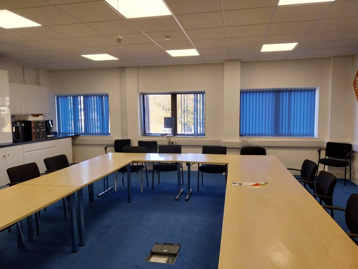 Industrial Unit in Brighton - photo 4