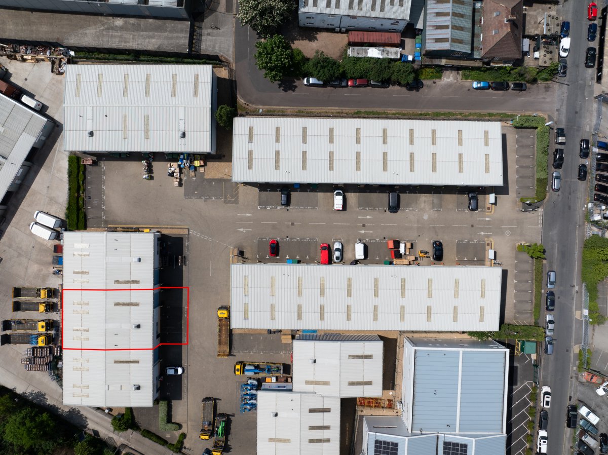 Industrial Unit in Redhill - photo 2