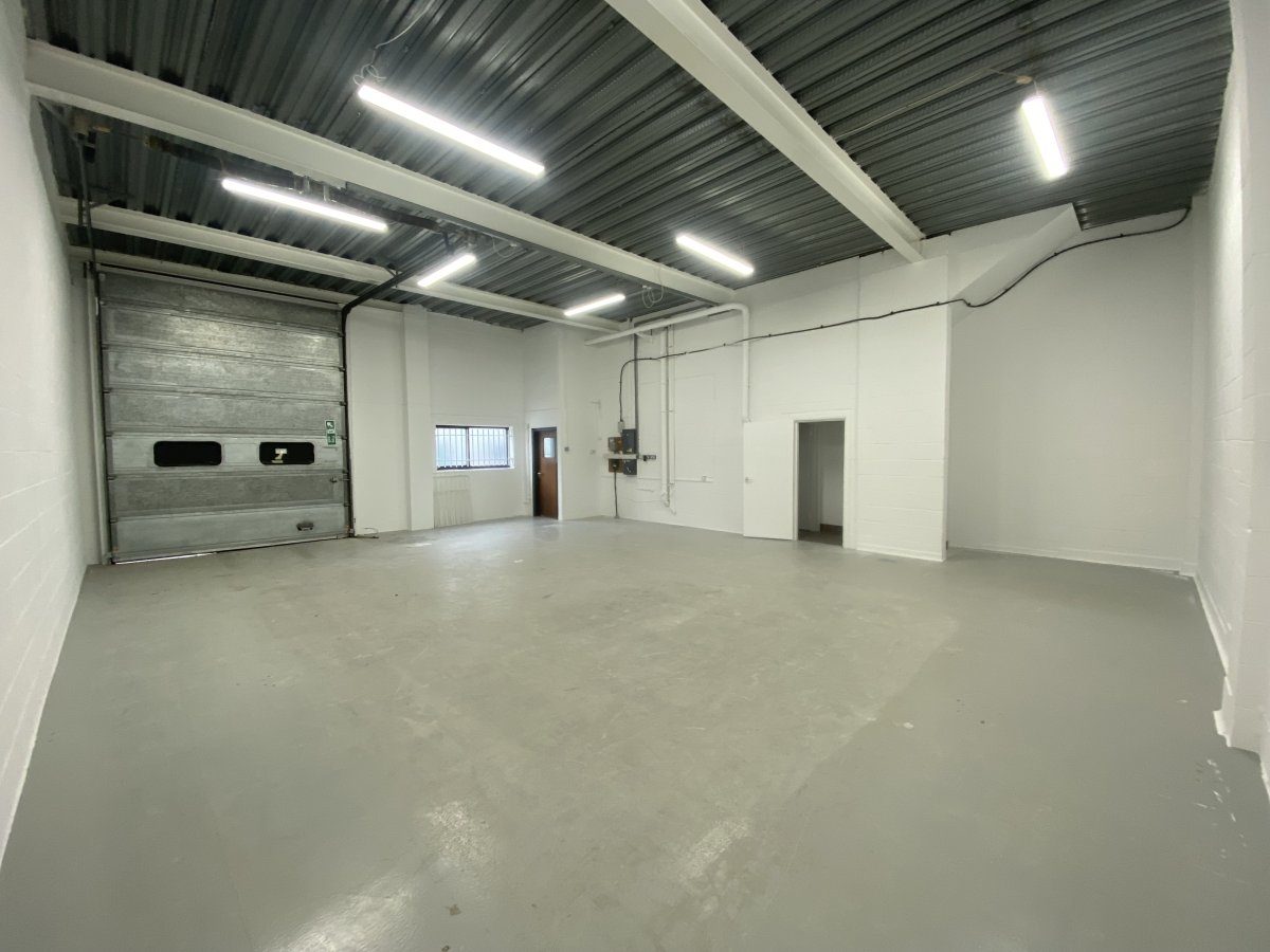 Industrial Unit in Coulsdon - photo 3