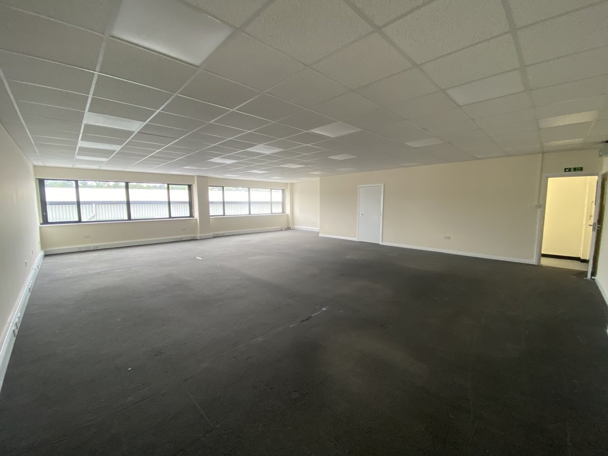 Industrial Unit in Coulsdon - photo 4