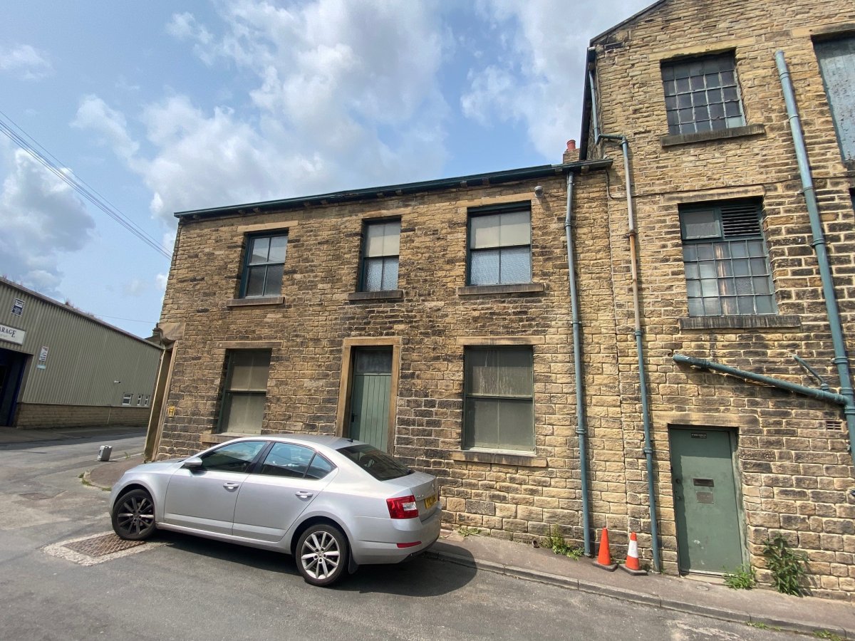 Industrial Unit in Halifax - photo 3