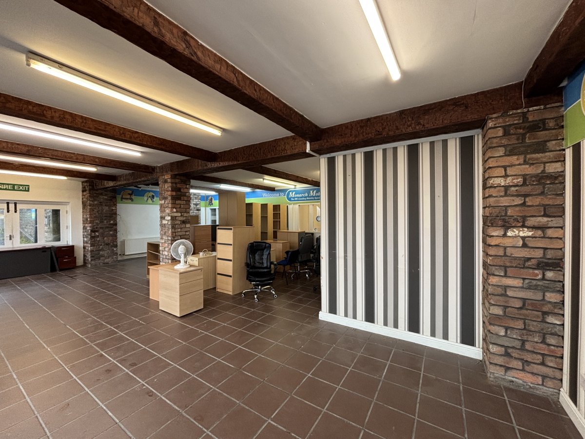 Industrial Unit in Halifax - photo 3