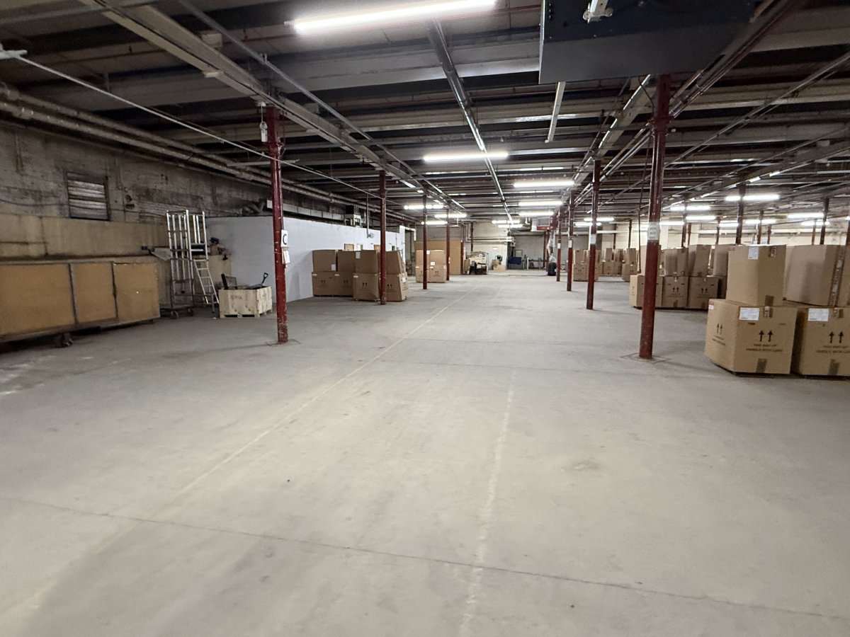 Industrial Unit in Queensbury - photo 2