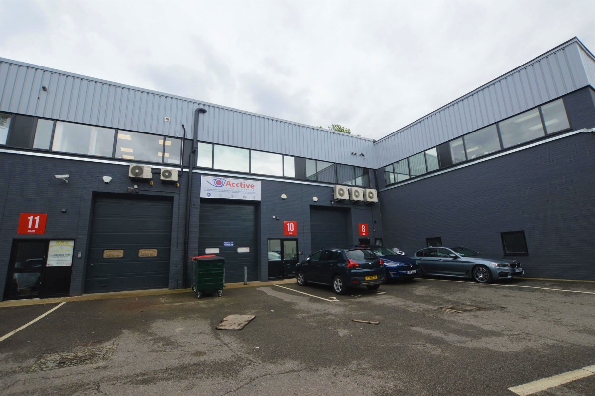 Industrial Unit in Coulsdon - photo 4