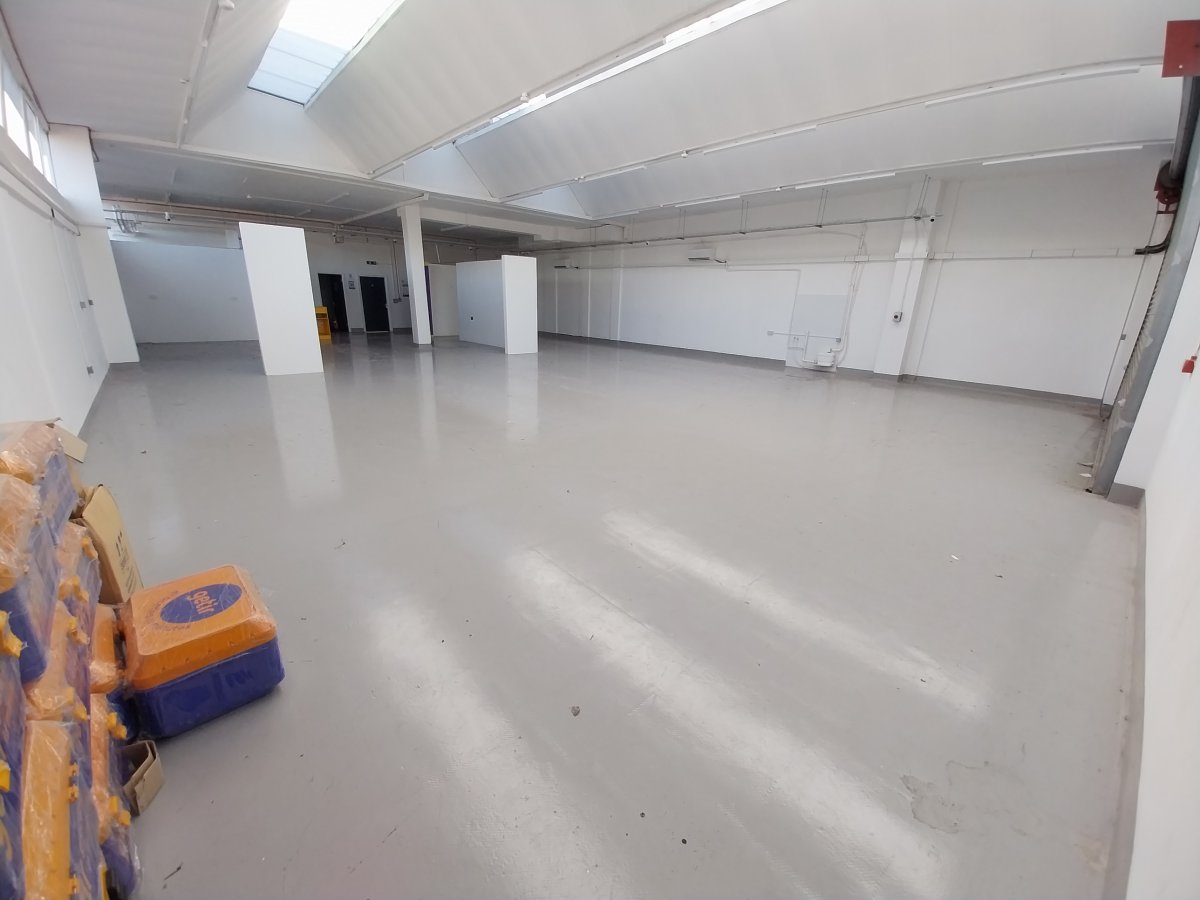 Industrial Unit in Mitcham - photo 2
