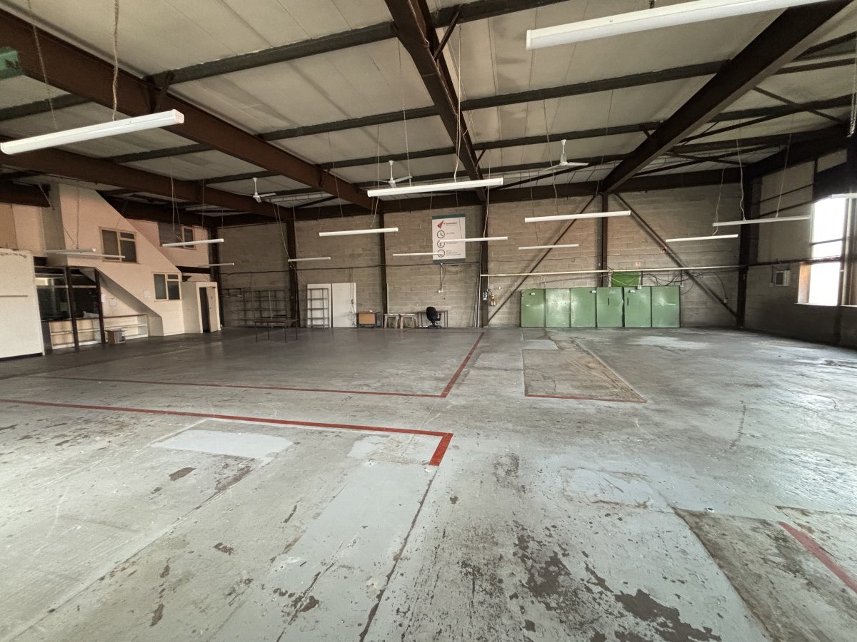 Industrial Unit in Bradford - photo 4