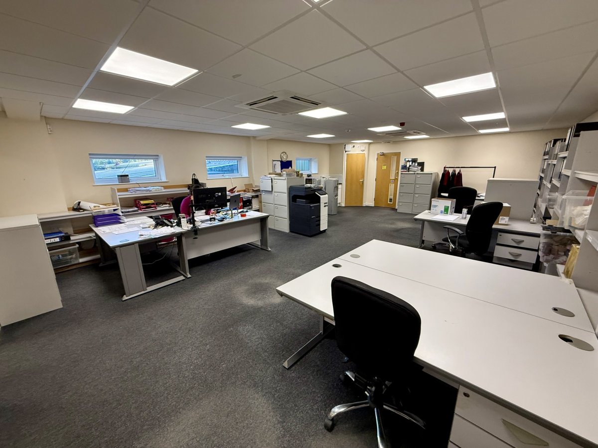 Industrial Unit in Hinckley - photo 4