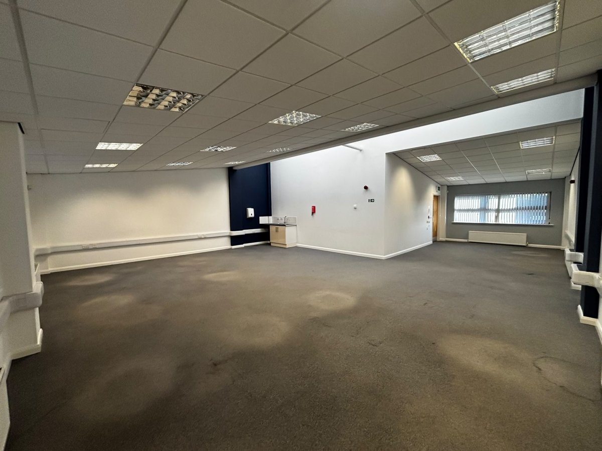 Industrial Unit in Hinckley - photo 2