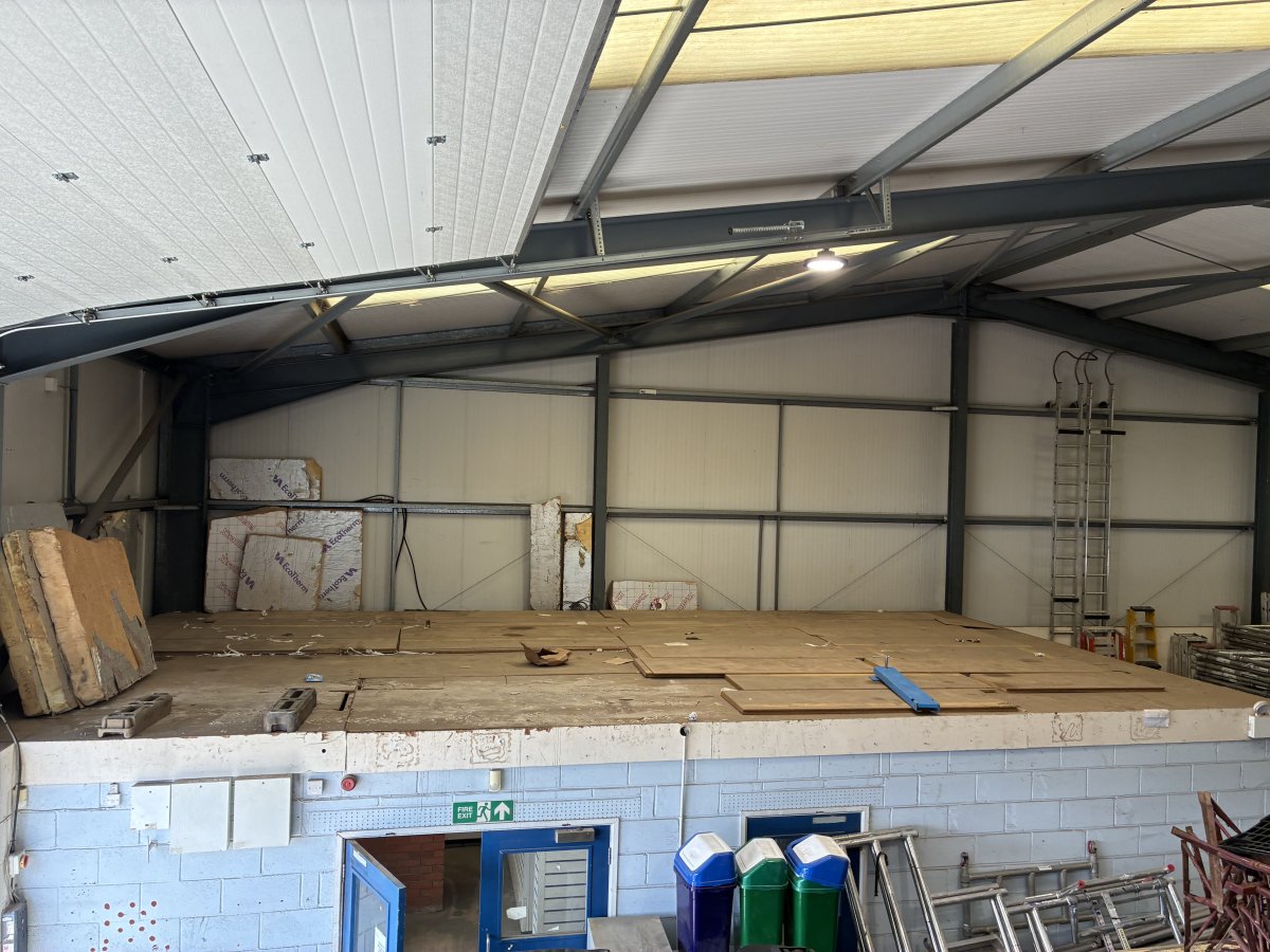 Industrial Unit in Hardwick Narrows - photo 3