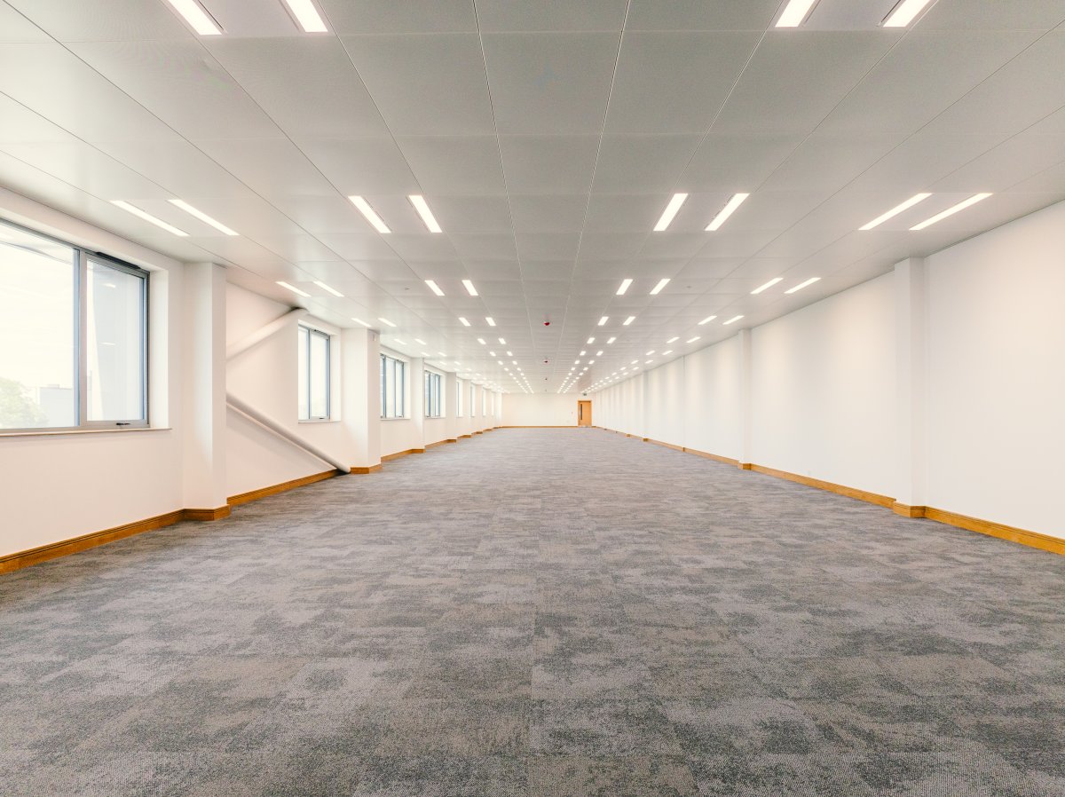 Industrial Unit in Croydon - photo 4