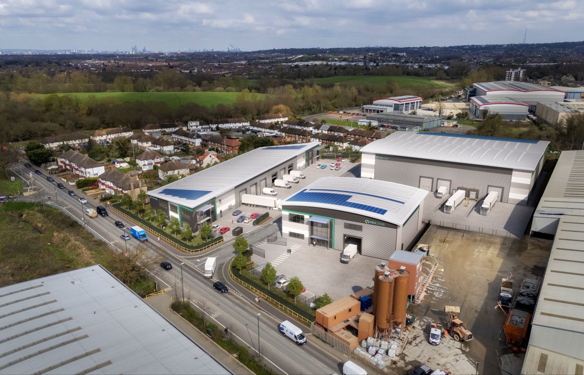 Industrial Unit in Croydon - photo 3
