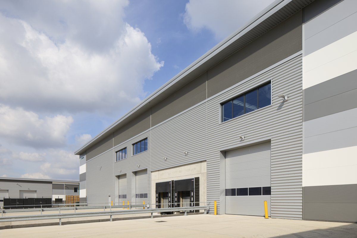Industrial Unit in Croydon - photo 3