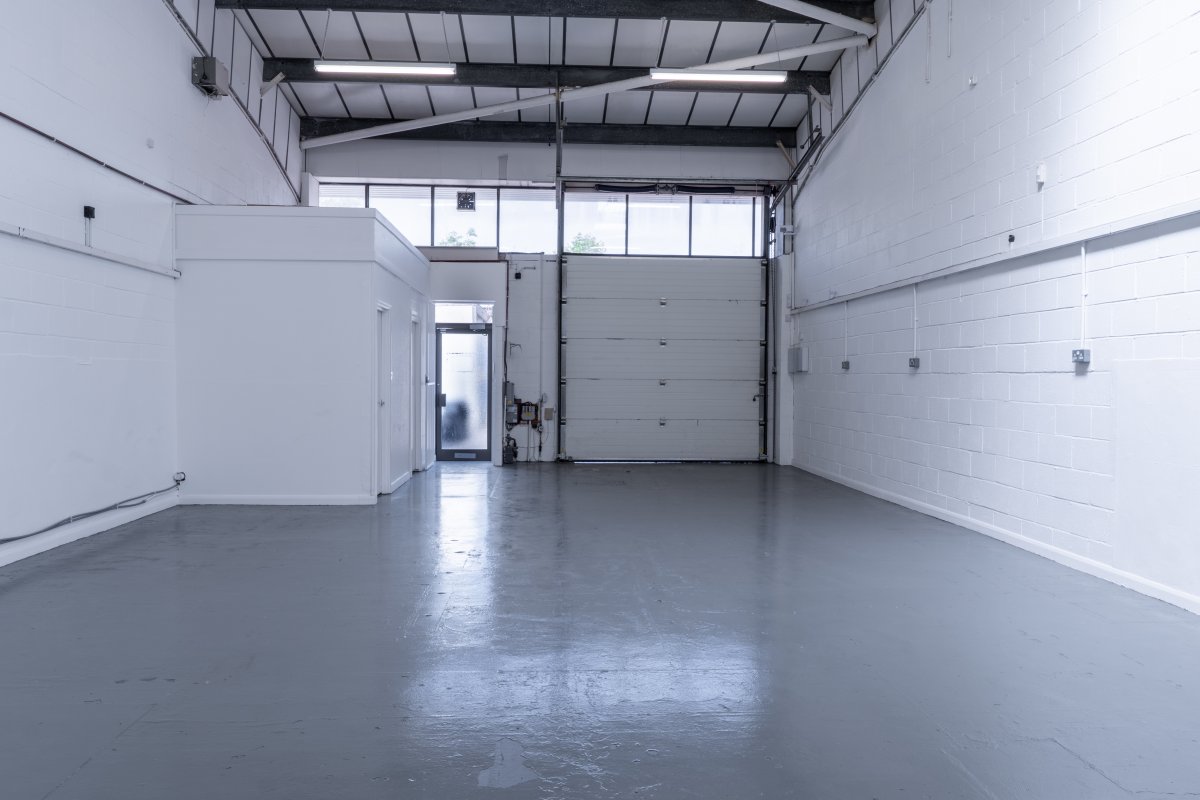 Industrial Unit in Croydon - photo 4