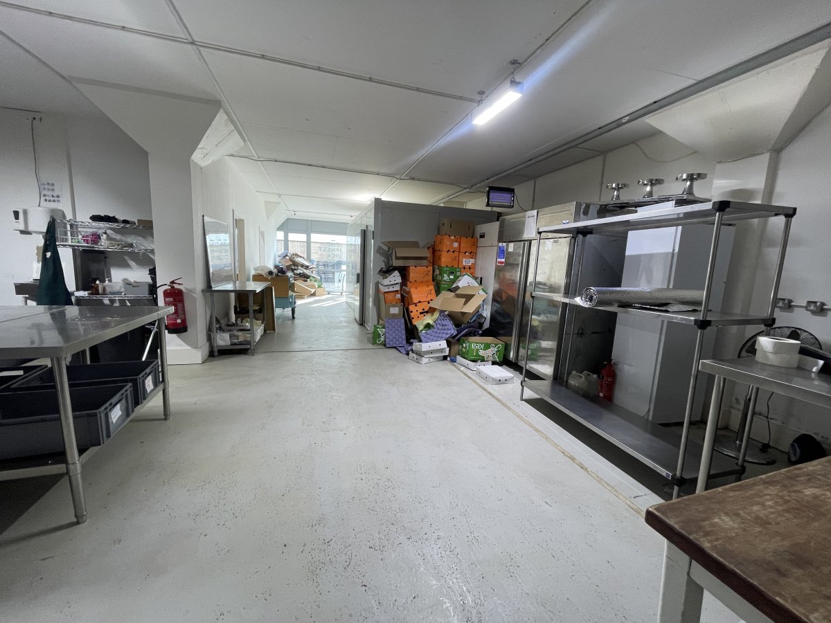 Industrial Unit in Brighton - photo 3