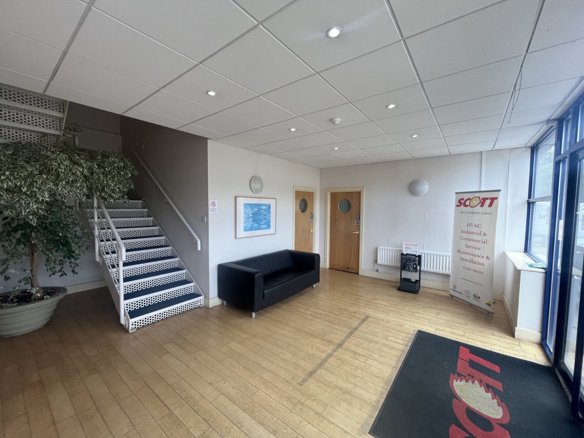 Industrial Unit in East Grinstead - photo 4