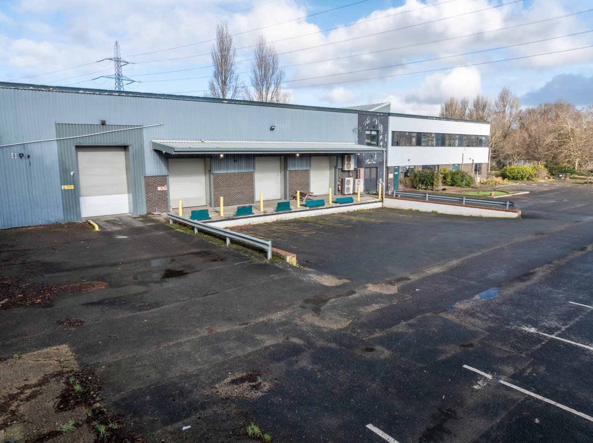Industrial Unit in Wimbledon - photo 3